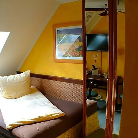 Hotel Garni Zur Lutherstadt 3*