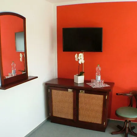 فندق Garni Zur Lutherstadt 3*